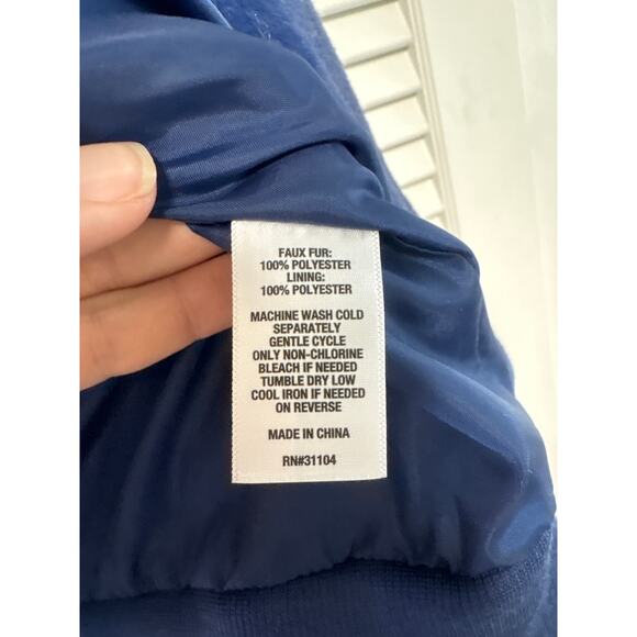 Crown & Ivy Cabana Blue Star Faux Fur Zip Jacket NWT - Picture 3 of 4